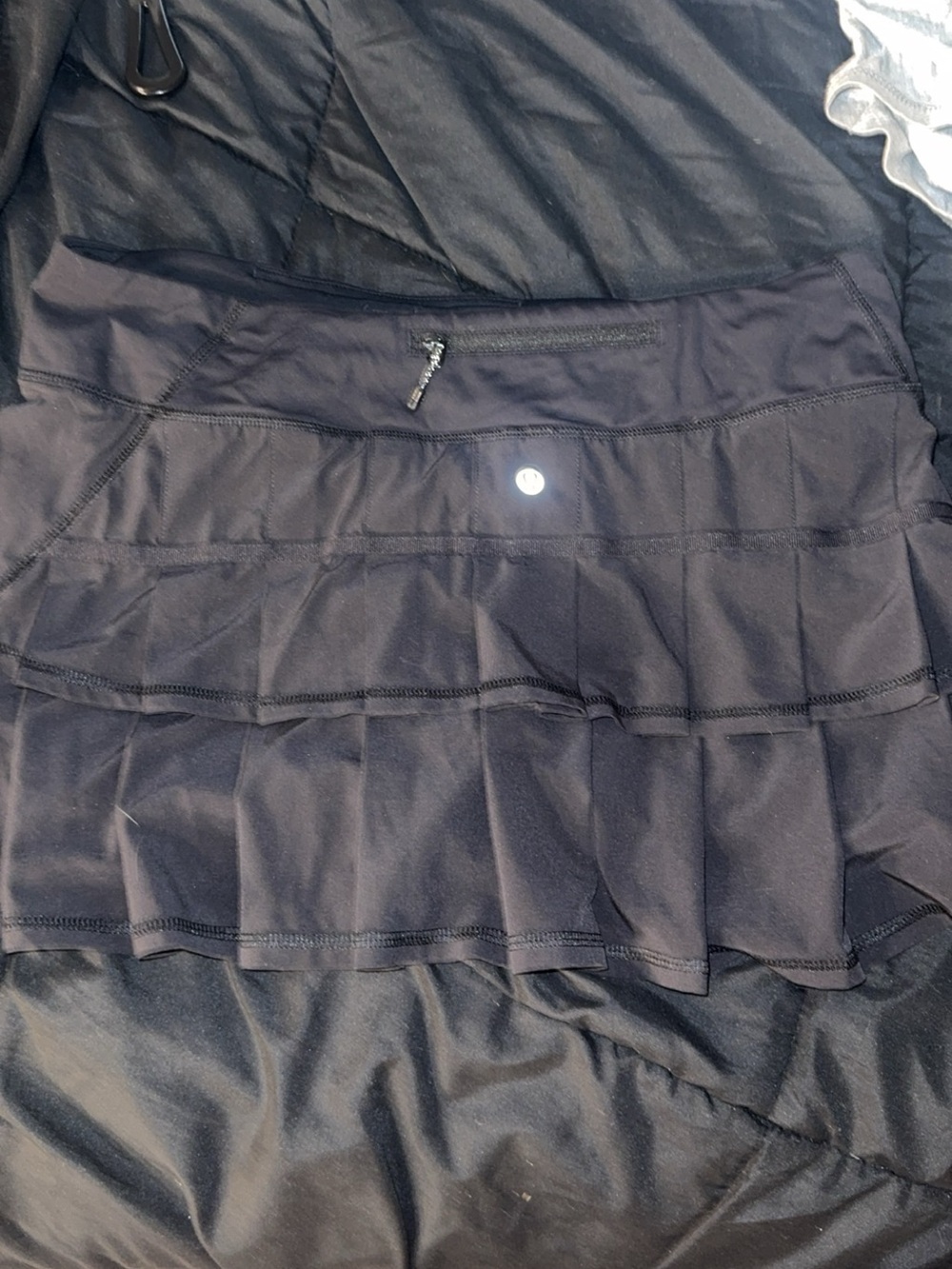 lululemon black skirt either size 8 or 10